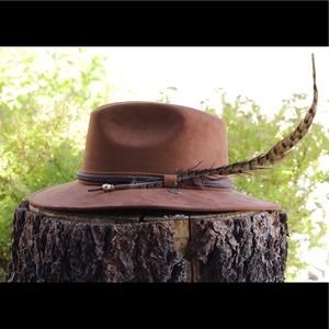 Hat ( fedora/ wide brim)